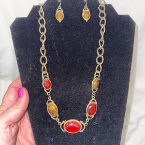 Avon Vintage Elegant Gold and Red Necklace Set.